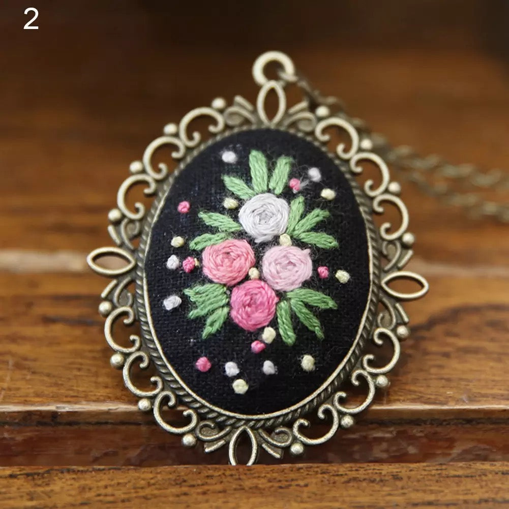 NECKLACE EMBROIDERY قلاده تطريز
