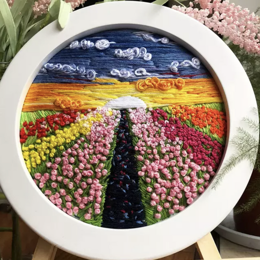 EMBROIDERY HOOP التطريز بالطاره