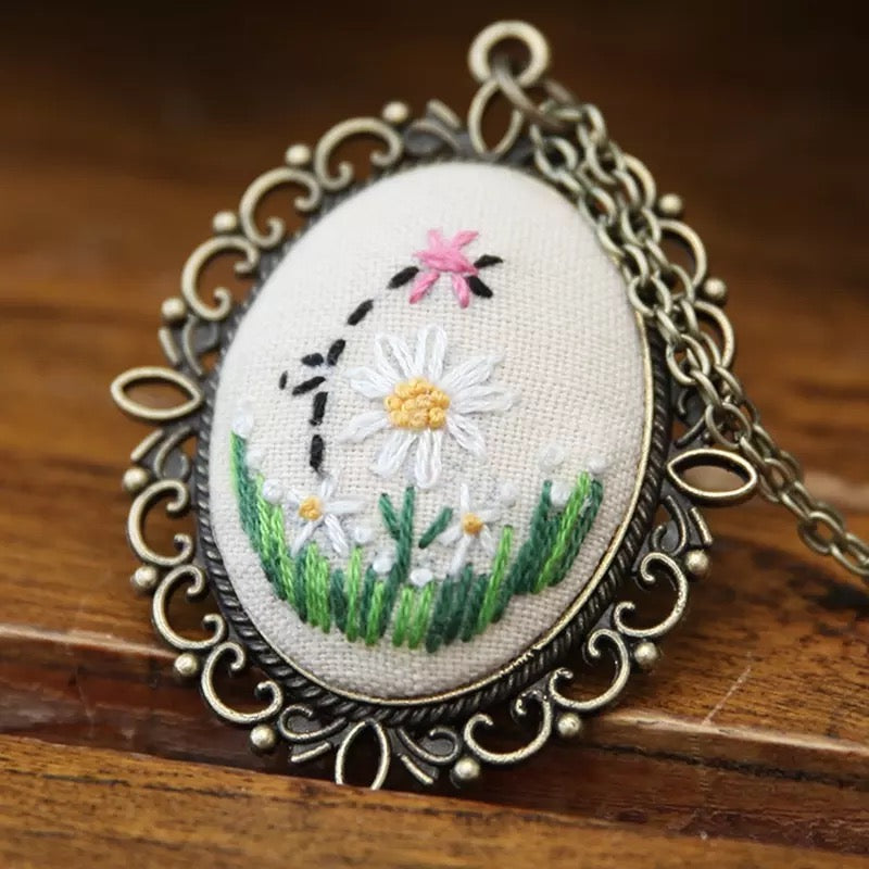 NECKLACE EMBROIDERY قلاده تطريز