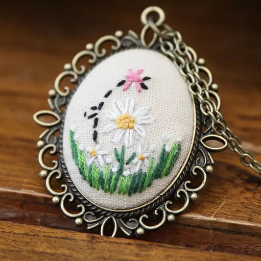 NECKLACE EMBROIDERY قلاده تطريز