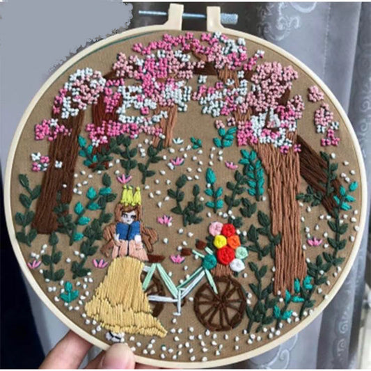 EMBROIDERY HOOP التطريز بالطاره