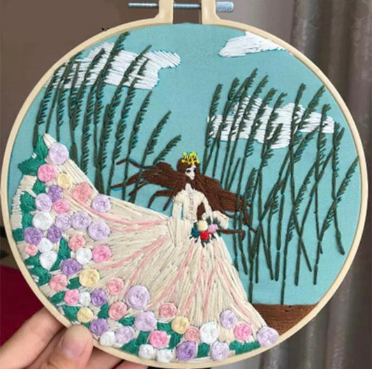EMBROIDERY HOOP التطريز بالطاره